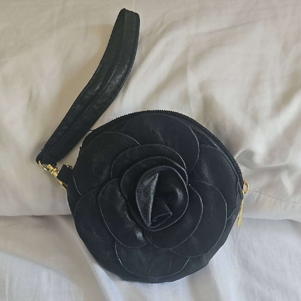 Sax leather rose wristlet